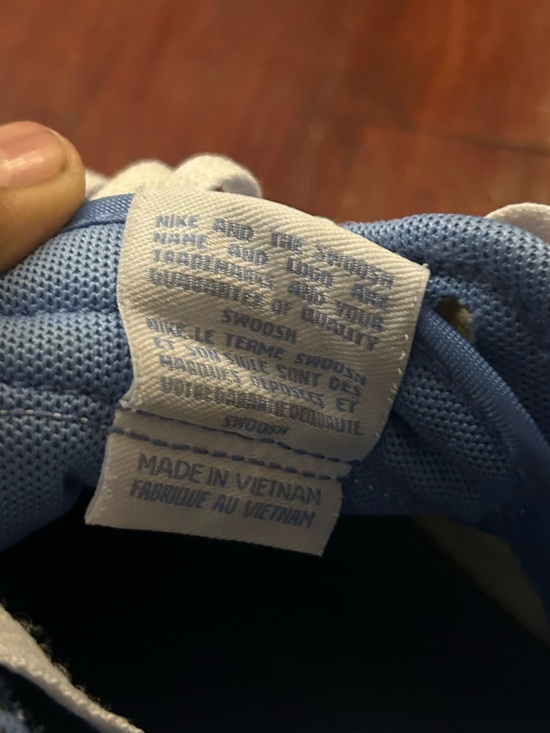 Nike Kids Low-Top Sneakers in Blue and White